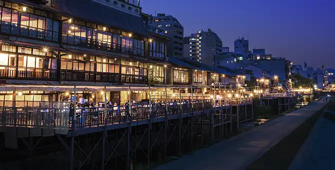 鴨川納涼床