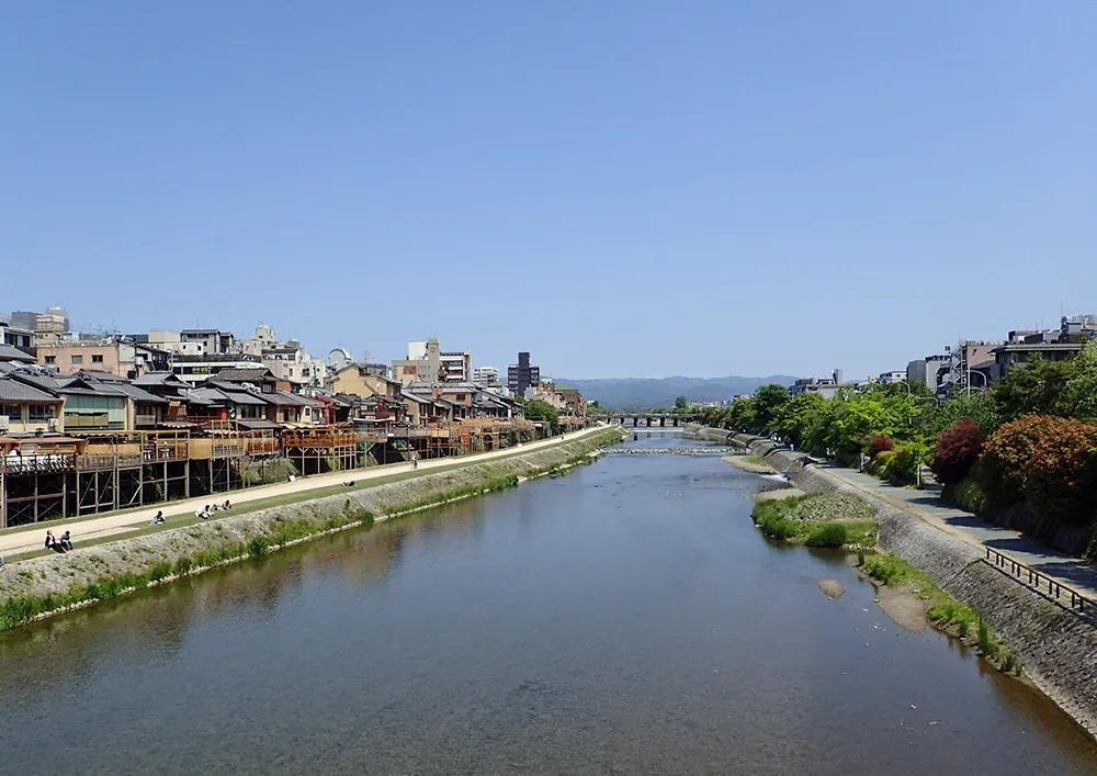 鴨川/徒步約14分鐘